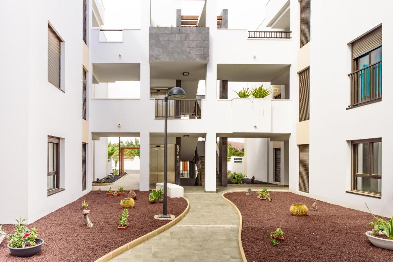 Modern Apartment In Residential Complex With Pools Costa De Antigua Exterior photo