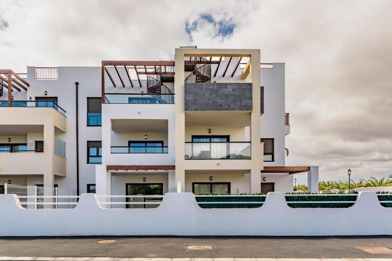 Modern Apartment In Residential Complex With Pools Costa De Antigua Exterior photo